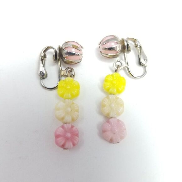 Vintage Daisy Bead Drop Clip On earrings, Spring Colors, Retro 60s Style, Estate - Picture 2 of 5